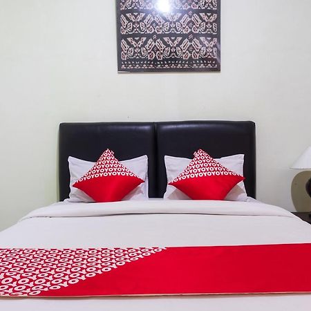 Super Oyo 1682 Greenia Hotel Kupang  Luaran gambar