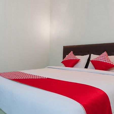 Super Oyo 1682 Greenia Hotel Kupang  Luaran gambar
