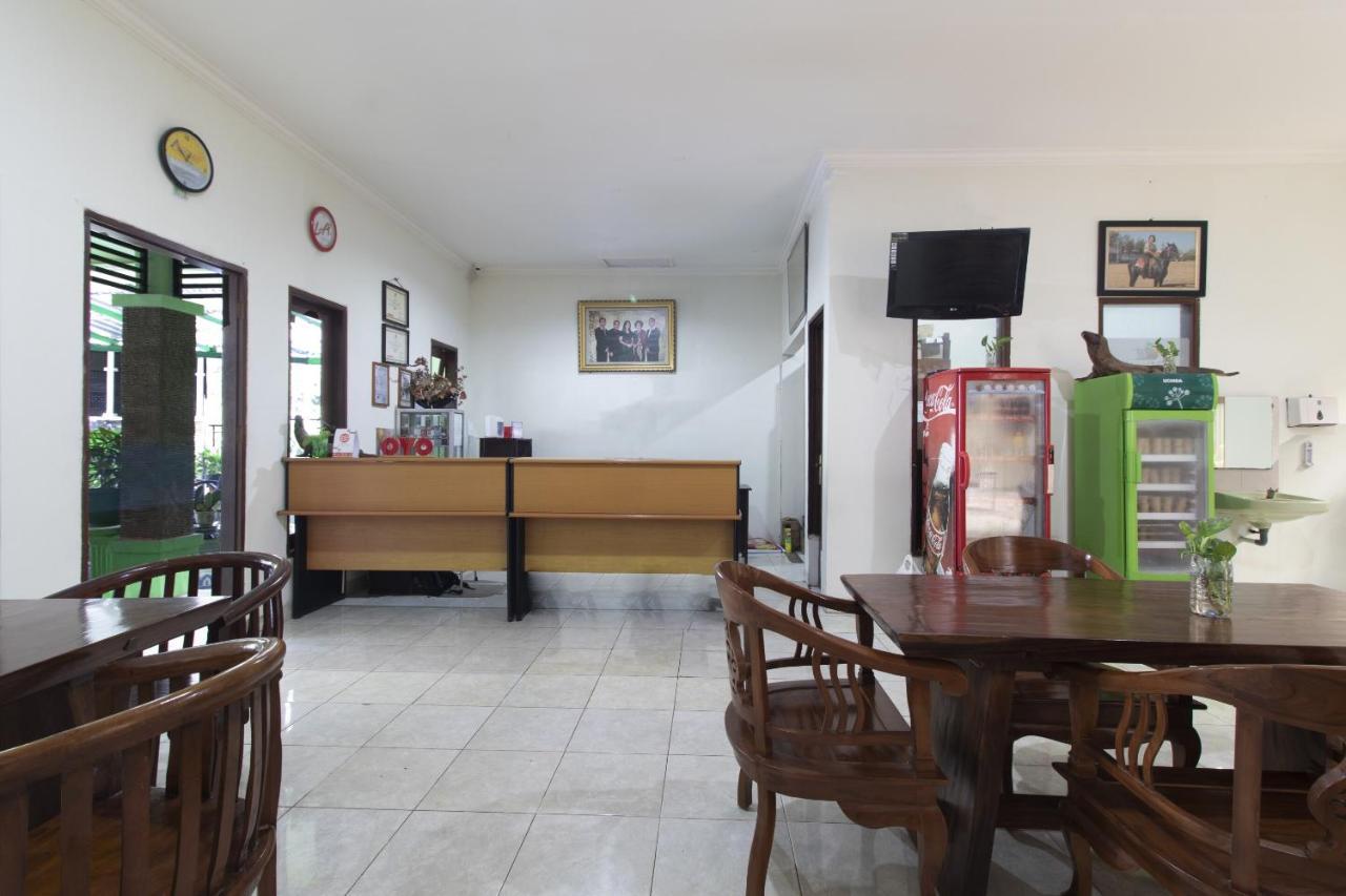 Super Oyo 1682 Greenia Hotel Kupang  Luaran gambar