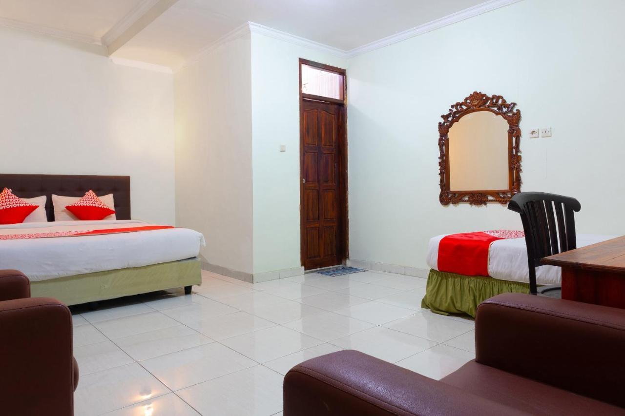 Super Oyo 1682 Greenia Hotel Kupang  Luaran gambar