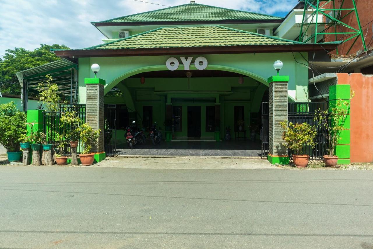 Super Oyo 1682 Greenia Hotel Kupang  Luaran gambar