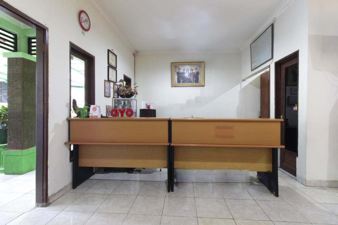 Super Oyo 1682 Greenia Hotel Kupang  Luaran gambar