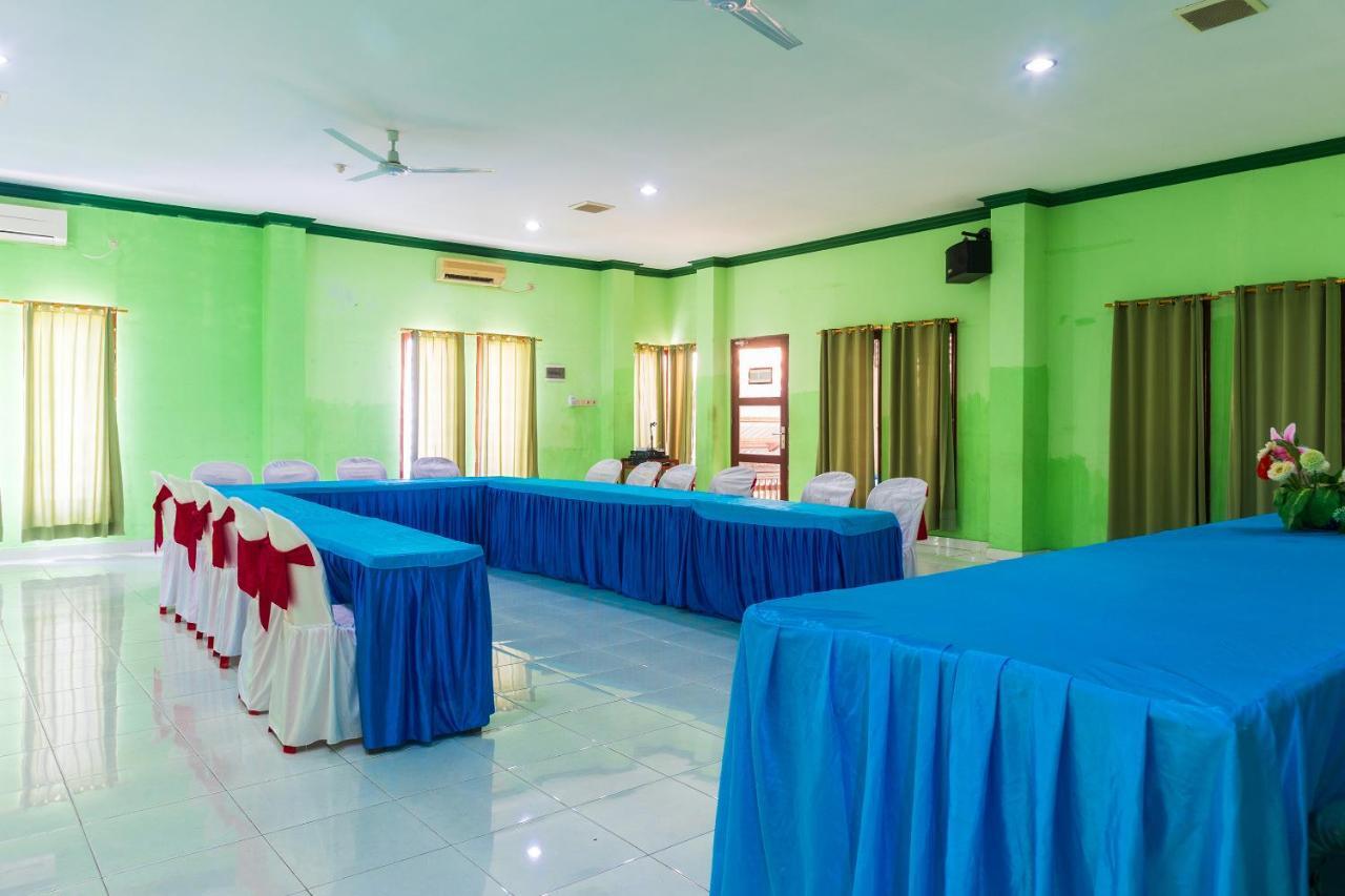 Super Oyo 1682 Greenia Hotel Kupang  Luaran gambar
