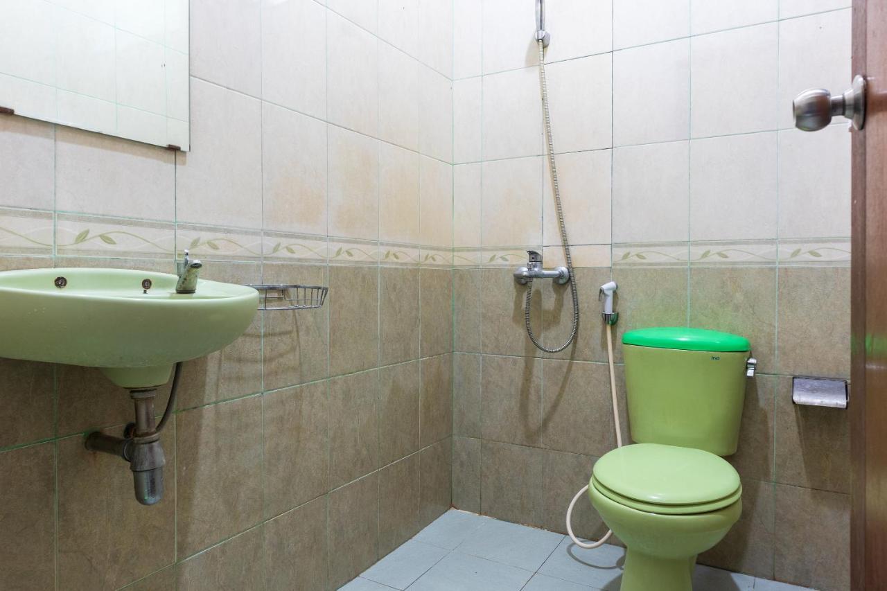 Super Oyo 1682 Greenia Hotel Kupang  Luaran gambar
