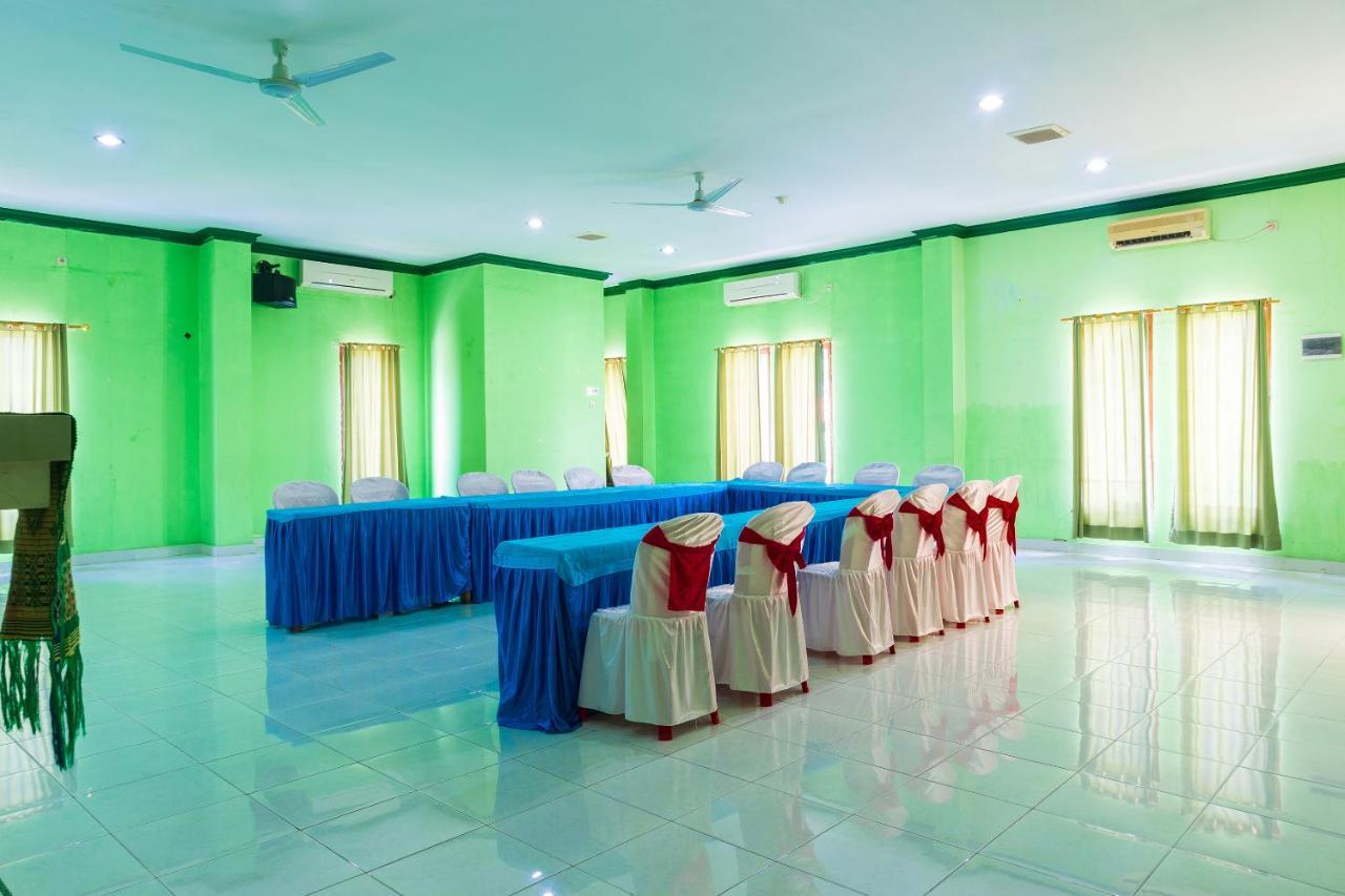 Super Oyo 1682 Greenia Hotel Kupang  Luaran gambar